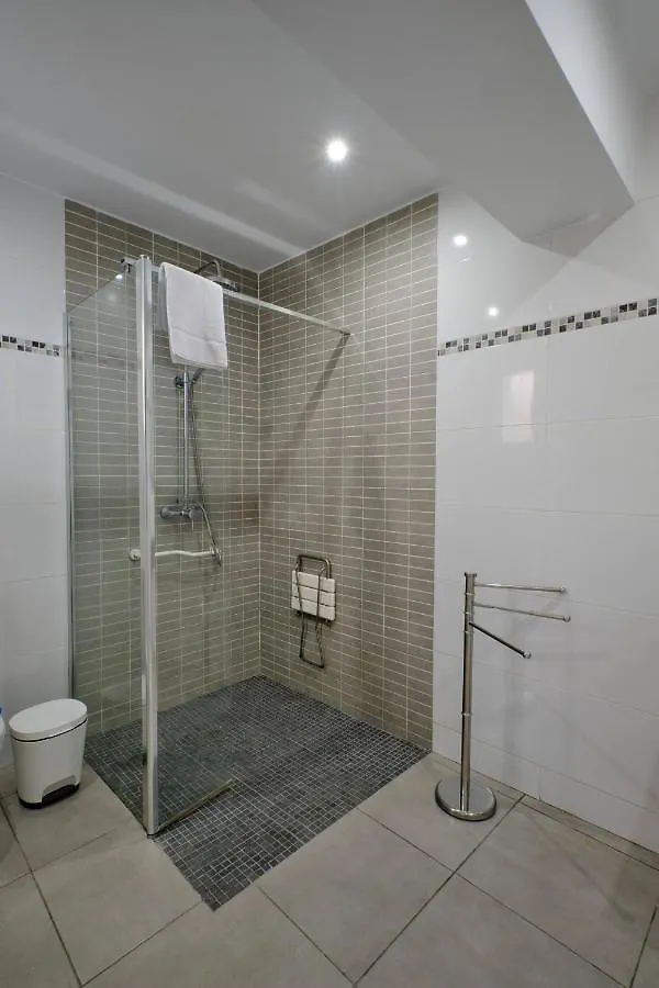 Cozy Beach Side Apartment With Pool Estepona 0*,