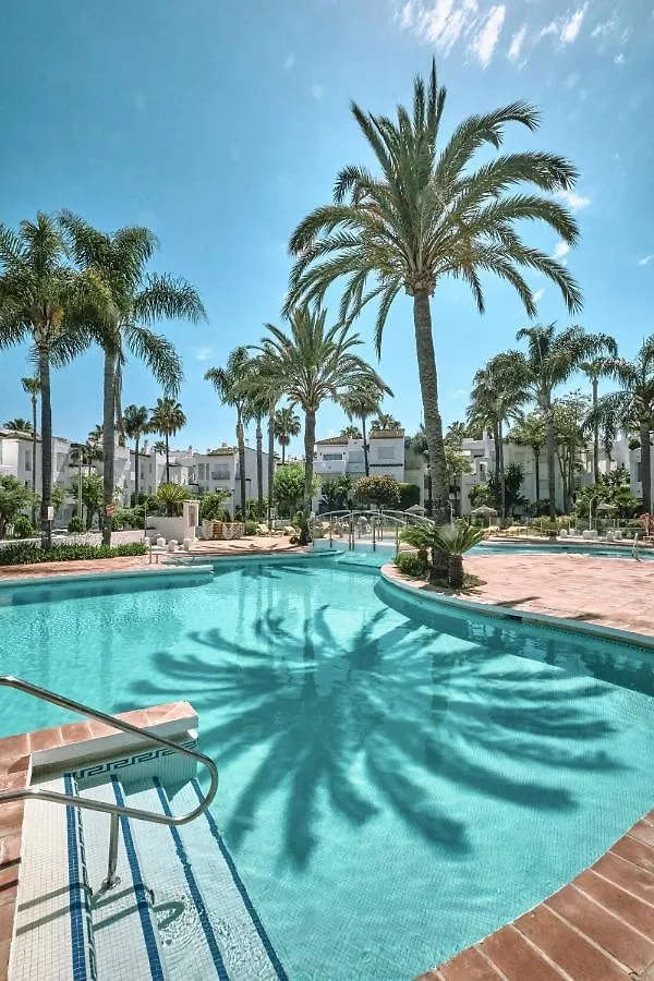 Cozy Beach Side Apartment With Pool Estepona 0*,  Spain